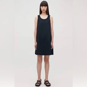 Cos • Sleeveless Scoopneck Dark Blue Navy A-Line Swing Dress Size Small